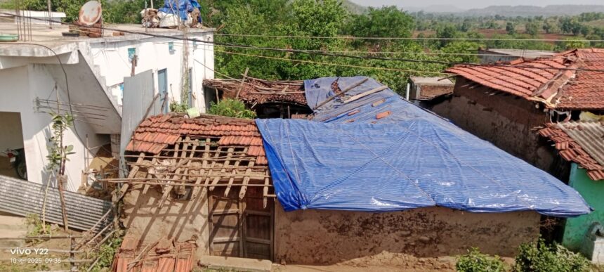 Bullying crossed all limits in Borpend, roof of farmer's house uprooted: Complained to SP; Threatened to commit suicide along with family if no action is taken