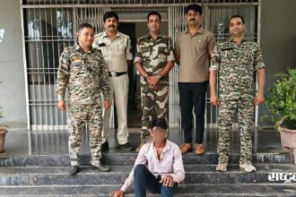 The accused who absconded after committing a deadly attack was arrested within 24 hours, he attacked a youth with a knife who came to resolve the dispute