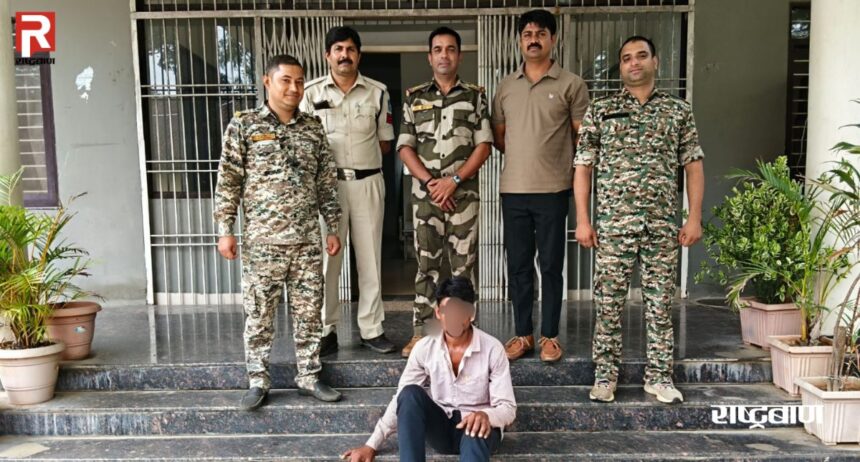 The accused who absconded after committing a deadly attack was arrested within 24 hours, he attacked a youth with a knife who came to resolve the dispute