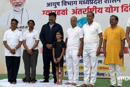 7 year old Falguni Dubey became an inspiration on International Yoga Day, showed amazing yoga skills