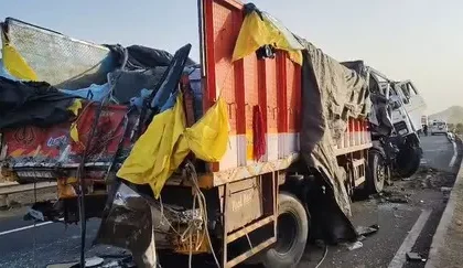 महाराष्ट्र के धुले में दर्दनाक हादसा: हाईवे पर आपस में टकराए कई वाहन, 6 लोगों की मौत, 26 गंभीर रूप से घायल
