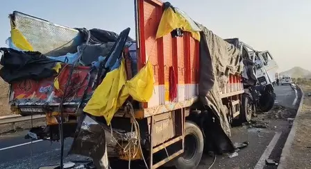 महाराष्ट्र के धुले में दर्दनाक हादसा: हाईवे पर आपस में टकराए कई वाहन, 6 लोगों की मौत, 26 गंभीर रूप से घायल