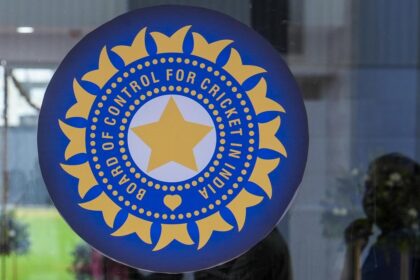 How has the BCCI resisted RTI scrutiny?