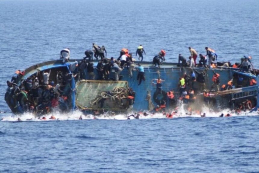 अफ्रीकी शरणार्थियों और प्रवासियों को ले जा रही नाव ट्यूनीशिया के तट पर डूबी, 19 लोगों की मौत।