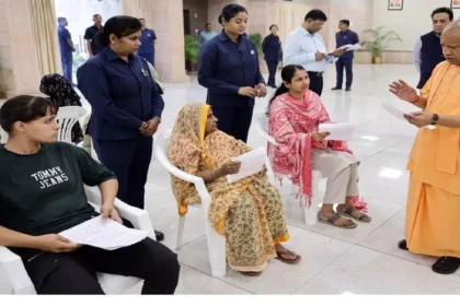 जनता दर्शन में मुख्यमंत्री योगी सख्त, बोले- आमजन की समस्याओं का समयबद्ध निस्तारण करें अधिकारी