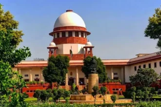 मजदूर हैं, आतंकवादी नहीं… नोएडा में प्रदर्शन के दौरान गिरफ्तारी पर सुप्रीम कोर्ट ने लगाई UP पुलिस को फटकार