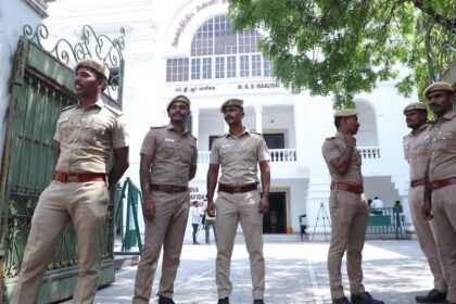 Both factions of AIADMK Legislature Party present petitions to Speaker, claim legitimacy