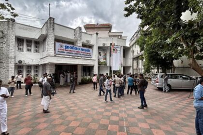 Congress MLA-elects make a beeline for Indira Bhavan as AICC inches closer to announcing its Chief Minister pick for Kerala