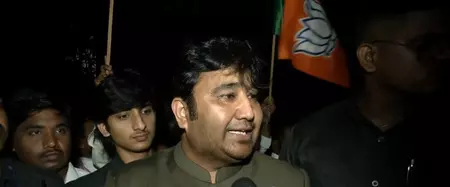महाराष्ट्र में भाषा पर सियासत, हाजी अराफात शेख बोले—यूपी के लोग भी मराठी बोलकर देंगे संदेश