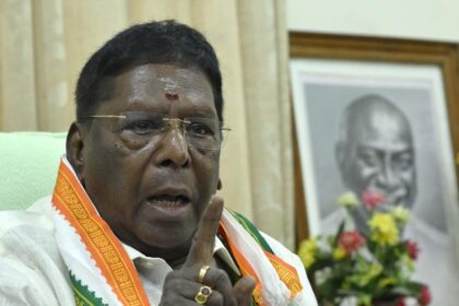 Follow T.N. CM Vijay’s stand on corruption, liquor outlet closures: Congress to Puducherry CM Rangasamy