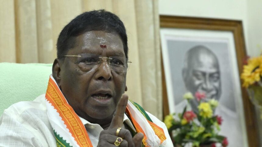 Follow T.N. CM Vijay’s stand on corruption, liquor outlet closures: Congress to Puducherry CM Rangasamy