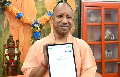 मुख्यमंत्री योगी आदित्यनाथ ने भरा डिजिटल स्वगणना प्रपत्र, सहभागिता की अपील