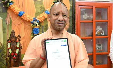 मुख्यमंत्री योगी आदित्यनाथ ने भरा डिजिटल स्वगणना प्रपत्र, सहभागिता की अपील