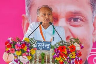 सचिन पायलट पर CM गहलोत का पलटवार, बोले& 'जो विधायक मानेसर गए थे वह अमित शाह को 10 करोड़ वापस लौटाएं