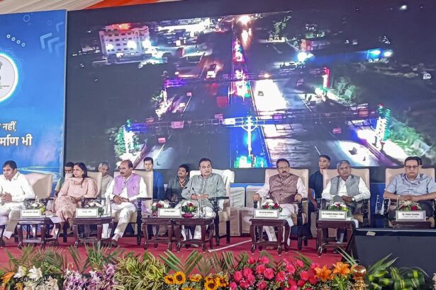 Nitin Gadkari inaugurates barrier less Mundka-Bakkarwala toll plaza on Urban Extension Road-II