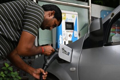 Delhi’s draft EV policy gives car subsidies to the rich, puts more vehicles on the roads