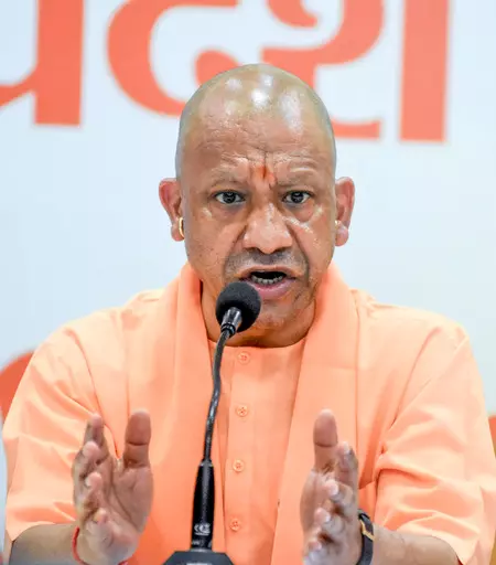 यूपी में अब सिफारिश और भ्रष्टाचार नहीं, बल्कि केवल योग्यता के आधार पर युवाओं को नौकरी मिल रही हैछ सीएम योगी