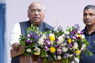 Independent journalism punished, compliance rewarded under current regime, says Kharge