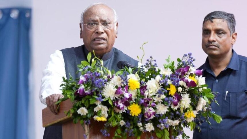 Independent journalism punished, compliance rewarded under current regime, says Kharge