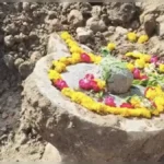 MP News: महाकाल मंदिर परिसर में खुदाई के दौरान मिला प्राचीन शिवलिंग, 2100 वर्ष पुराना होने का अनुमान