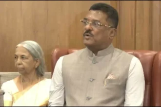 महाराष्ट्र में ऑटो-टैक्सी चालकों के लिए मराठी अनिवार्य; परमिट के लिए अब देना होगा भाषा का टेस्ट