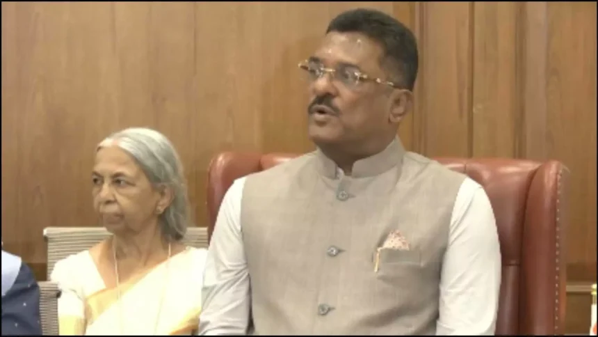 महाराष्ट्र में ऑटो-टैक्सी चालकों के लिए मराठी अनिवार्य; परमिट के लिए अब देना होगा भाषा का टेस्ट