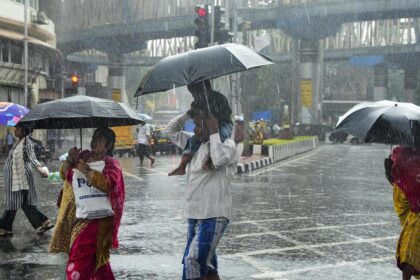 Heavy downpour in Mumbai, IMD issued Orange alert