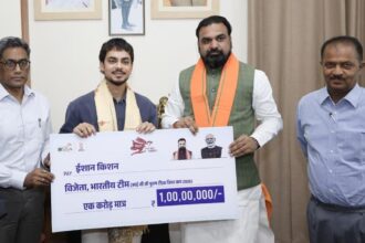 Bihar CM hands over ₹1 crore cheque to cricketer Ishan Kishan for T-20 World Cup heroics