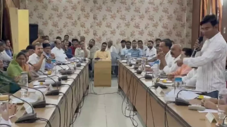 बारां: जिला परिषद बैठक में सीएमएचओ पर भ्रष्टाचार के आरोप, जांच की मांग