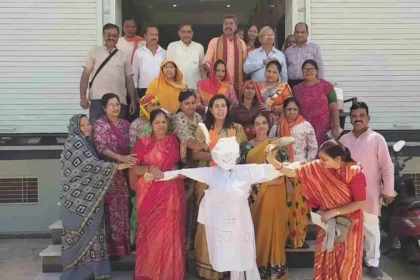 सवाई माधोपुर: भाजपा महिला मोर्चा ने फूंका राहुल गांधी का पुतला