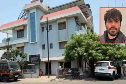 दिल्ली में प्रदर्शन के बाद अपने घर पहुंचे अभिजीत दीपके:बोले- सरकार ने ट्रेलर देखा कॉकरोच क्या कर सकते हैं?