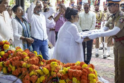 Veteran singer Suman Kalyanpur passes away at 89; last rites performed with full State honours