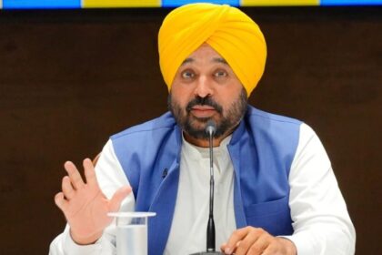 पंजाब CM भगवंत मान ने राघव चड्ढा और BJP पर कसा तंज, कहा – “चाय और समोसे का मेल हो गया है”