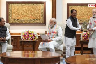 नक्सलवाद का अंत, विकास की अनंत उड़ान! CM साय ने PM मोदी को सौंपा बस्तर का 'विजन 2047'