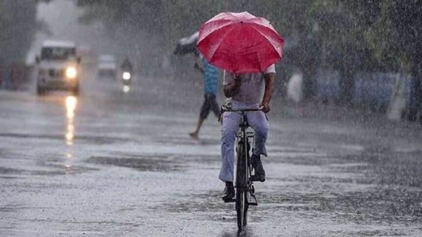 UP Weather: छाए रहेंगे बादल, आज भी प्रदेश में बारिश के साथ लू का अलर्ट, जल्द खत्म होगा मानसून का इंतजार