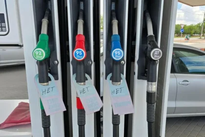 Ukraine hits fuel supplies to Crimea, sparking fuel crisis on Russian-held peninsula