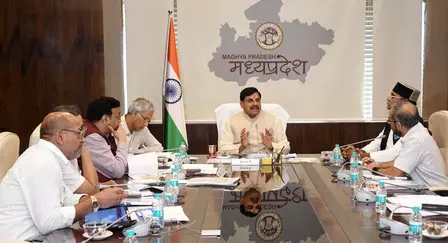 मध्‍य प्रदेश: सीएम ने की सहकारिता विभाग की गतिविधियों की समीक्षा, 30 जून तक पैक्स का सदस्यता अभियान चलाने का निर्देश