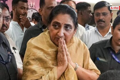 बारामती उपचुनाव में मतदान के बीच सुनेत्रा पवार हुईं भावुक, कहा- 'पहली बार अजित दादा के बिना...'