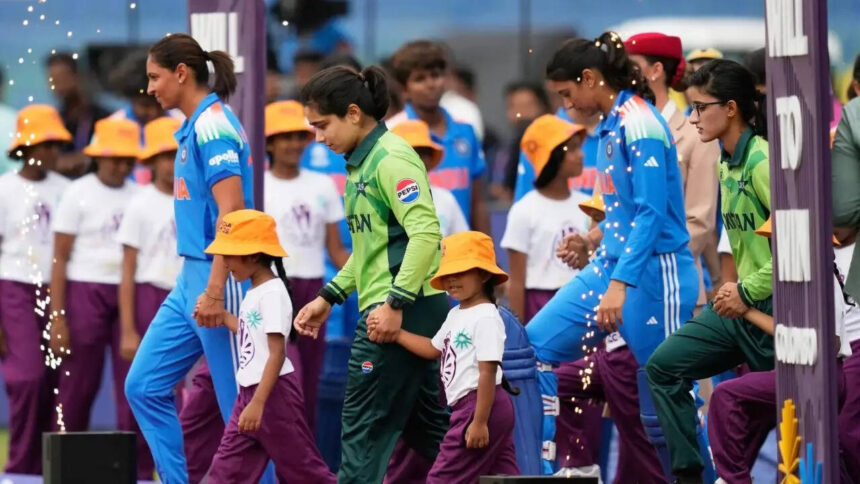 IND vs PAK, T20 WC LIVE: Harmanpreet's India favourites against Fatima Sana's Pakistan