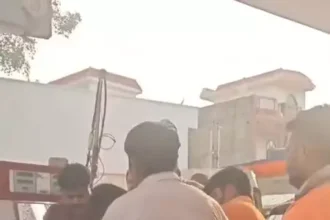 ग्रेटर नोएडा में पेट्रोल पंप पर मारपीट, टैक्सी चालक की पिटाई का वीडियो वायरल