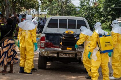 Canada imposes Ebola-related travel ban, Bahamas to increase screening