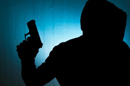 Three injured as robbers open fire during jewellery shop robbery in Karimnagar