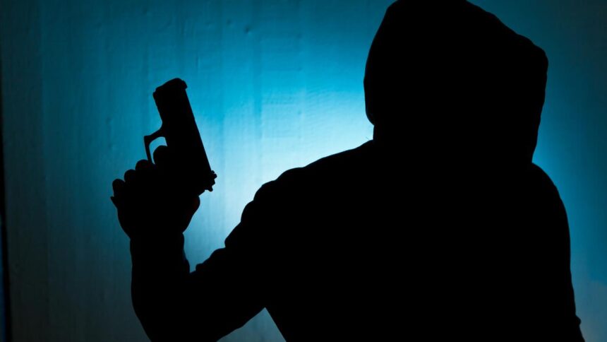 Three injured as robbers open fire during jewellery shop robbery in Karimnagar