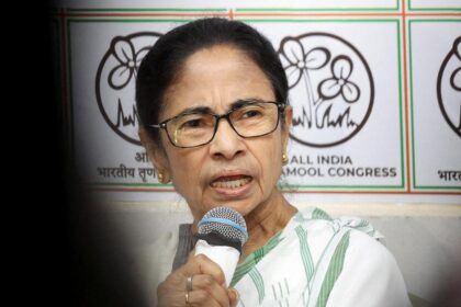 Two chief advisors to outgoing West Bengal CM resign