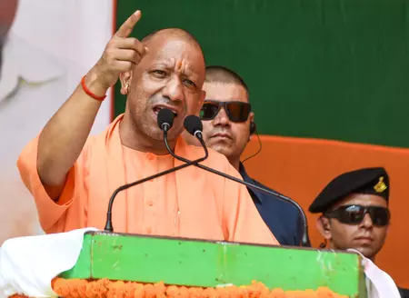 योगी सरकार का बड़ा फैसला: परिषदीय स्कूलों में लाइब्रेरी की किताबों की आपूर्ति और पेमेंट का रिकॉर्ड खंगालेगी सरकार