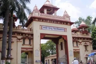 यूपी में 'ब्राह्मण' पर फिर बवाल, BHU के पेपर में पूछा ऐसा सवाल, सोशल मीडिया से लेकर शंकराचार्य तक विवाद में कूदे