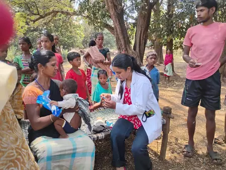 छत्तीसगढ़: बदलते बस्तर की नई तस्वीर, दंतेवाड़ा के जंगलों में स्वास्थ्य सुविधा की दस्तक