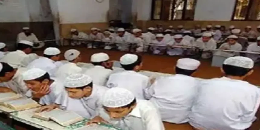 यूपी में मदरसा बोर्ड के मेधावियों को सरकार करेगी सम्मानित, टॉप-3 छात्रों को मिलेगा टैबलेट