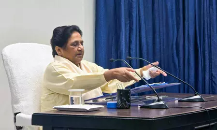 कमर्शियल सिलेंडर रेट बढ़ने पर मायावती बोलीं, महंगाई से कराह रही जनता पर एक और चोट