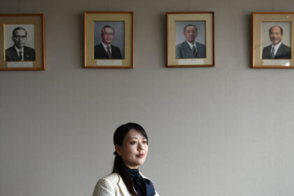 A Mayor Is Taking Maternity Leave in Japan. Some Men Are Furious.